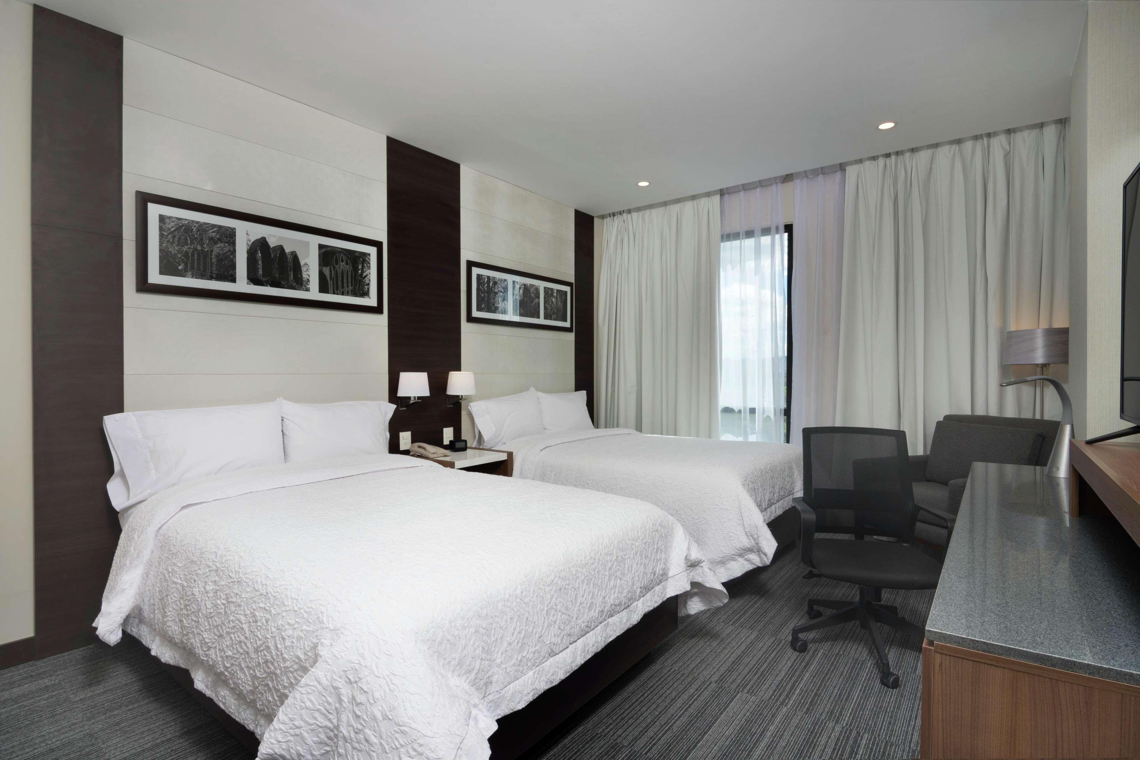 Hampton Inn And Suites San Luis Potosi Slp Ngoại thất bức ảnh