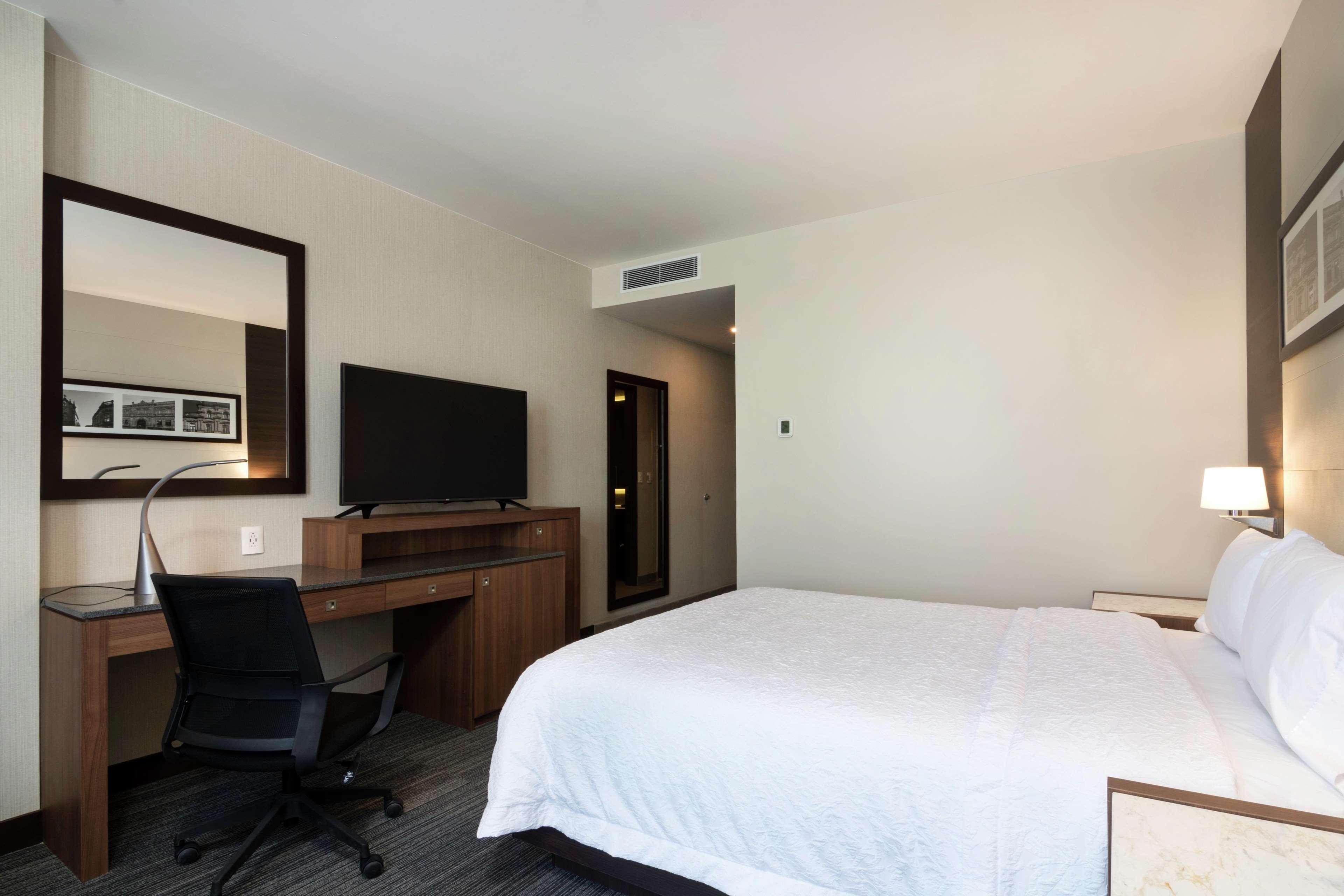 Hampton Inn And Suites San Luis Potosi Slp Ngoại thất bức ảnh