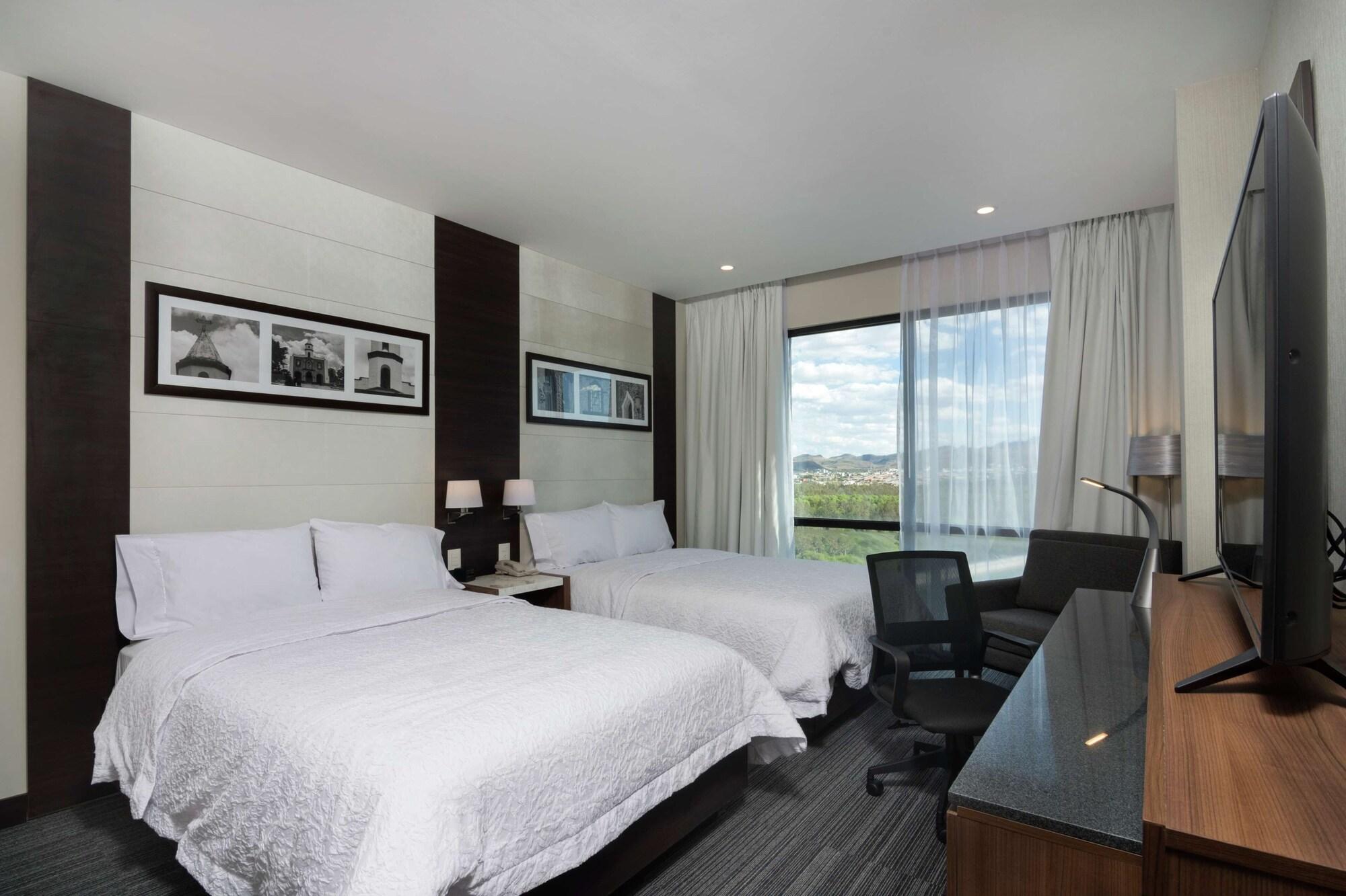 Hampton Inn And Suites San Luis Potosi Slp Ngoại thất bức ảnh